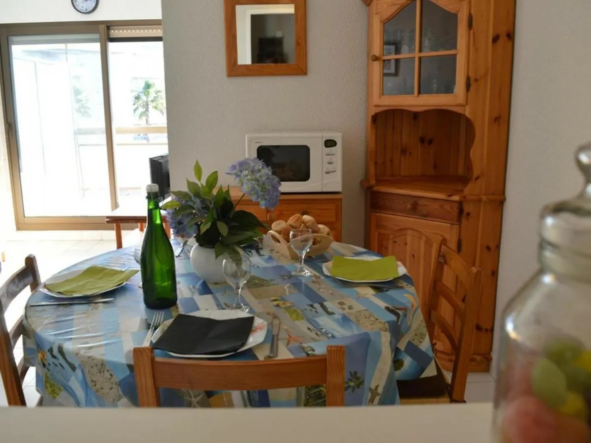 Apartment Studio Cabine Bord De Mer, 4 Pers, Terrasse, Res. Calme - Fr-1-226A-57 Frejus
